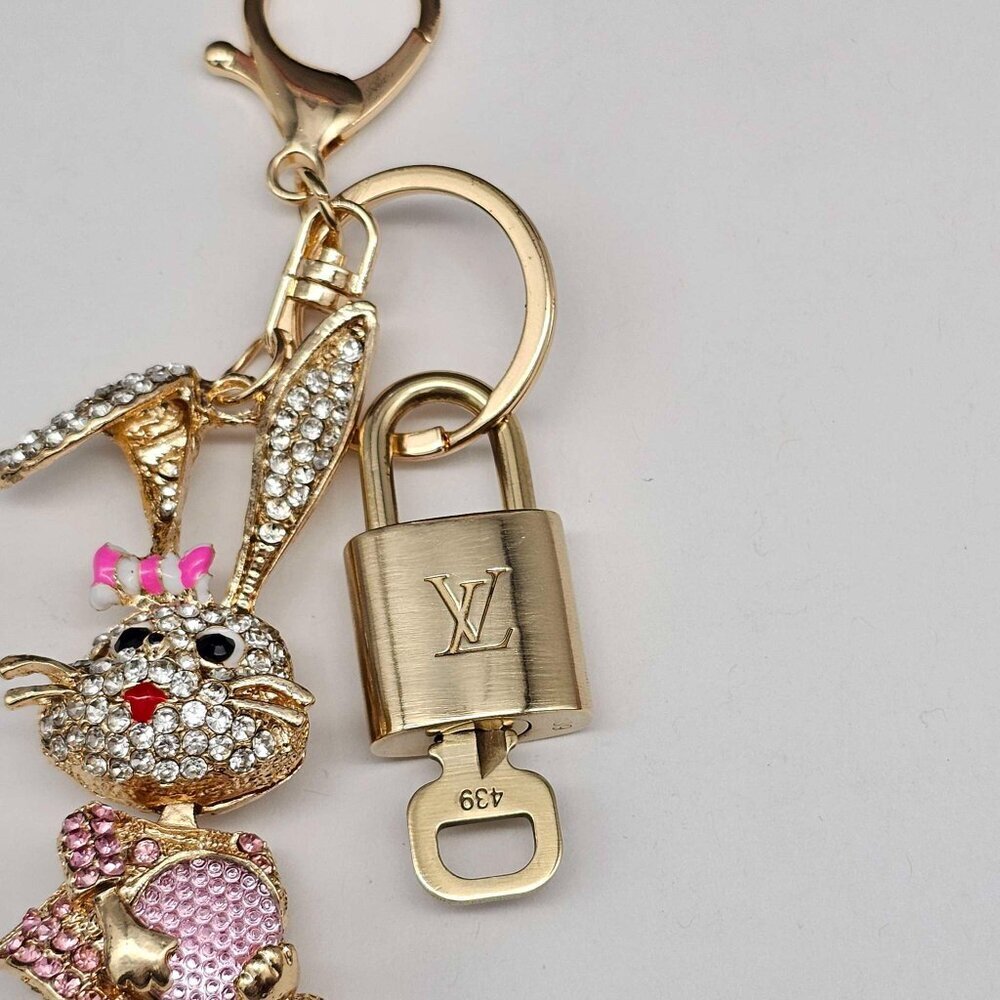 Louis Vuitton Authentic Gold Lock & Key 🔑 Bag Charm + Unbranded Keychain - Picture 5 of 7